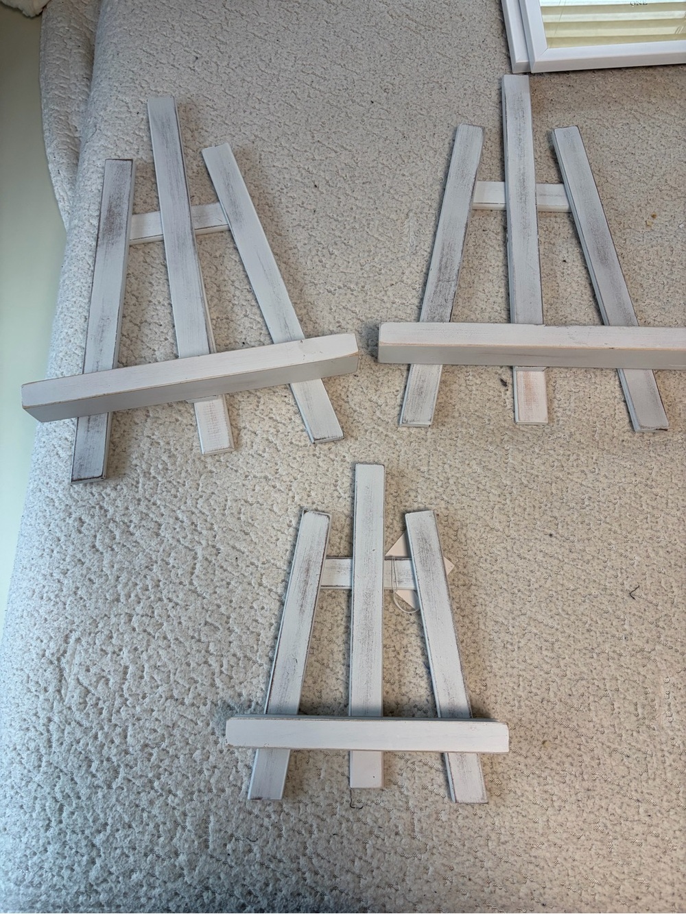 Set of 3 Small Wooden Display Easels in Distressed White